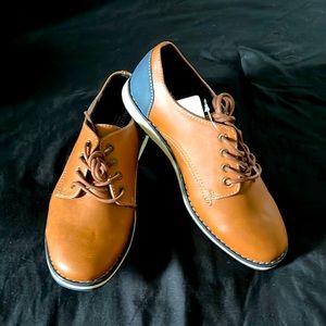Big boys sz 4 Arizona cognac casual tie dress shoe